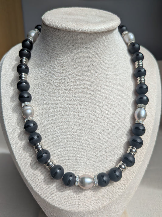 Collier en onyx et perles de culture