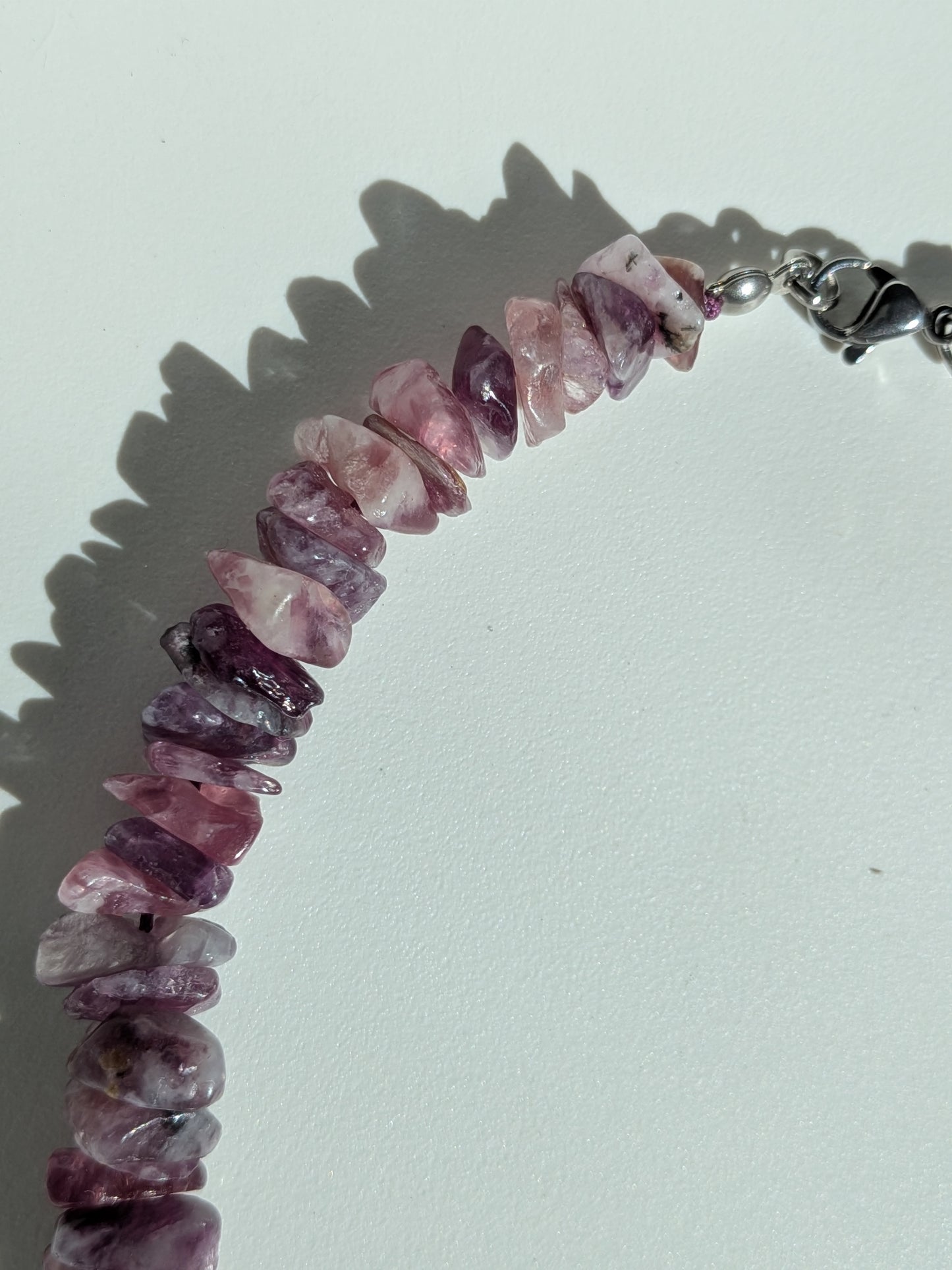 Collier en lepidolite
