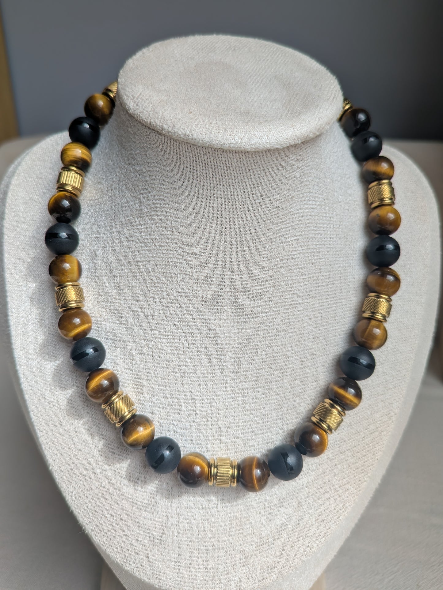 Collier oeil de tigre et onyx