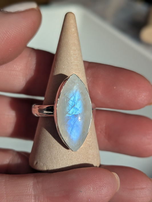 Bague marquise labradorite blanche