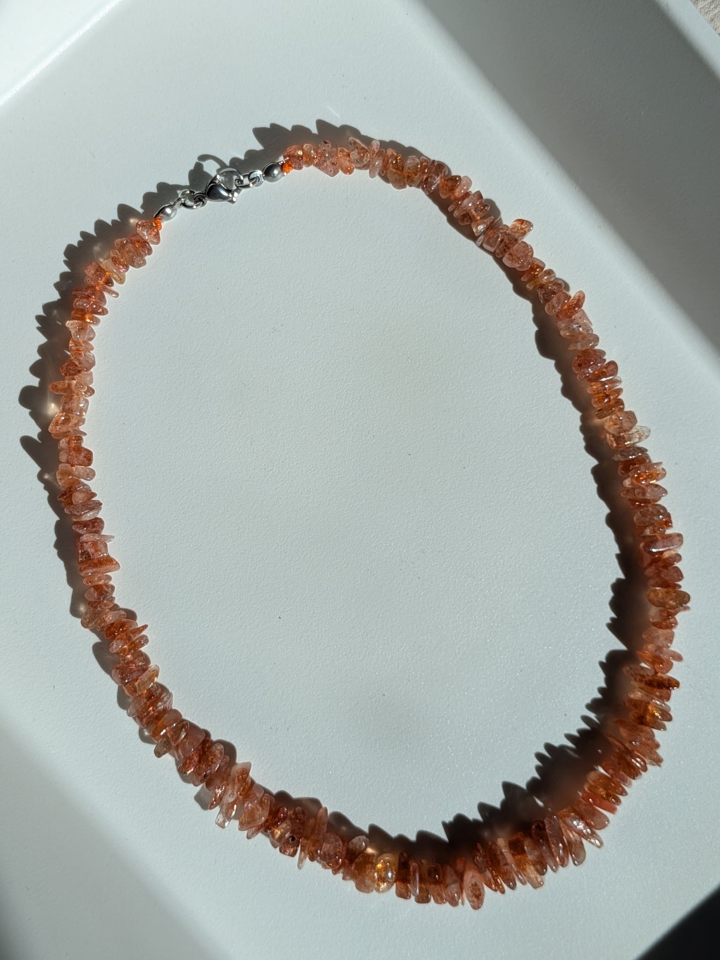Collier en pierre de soleil