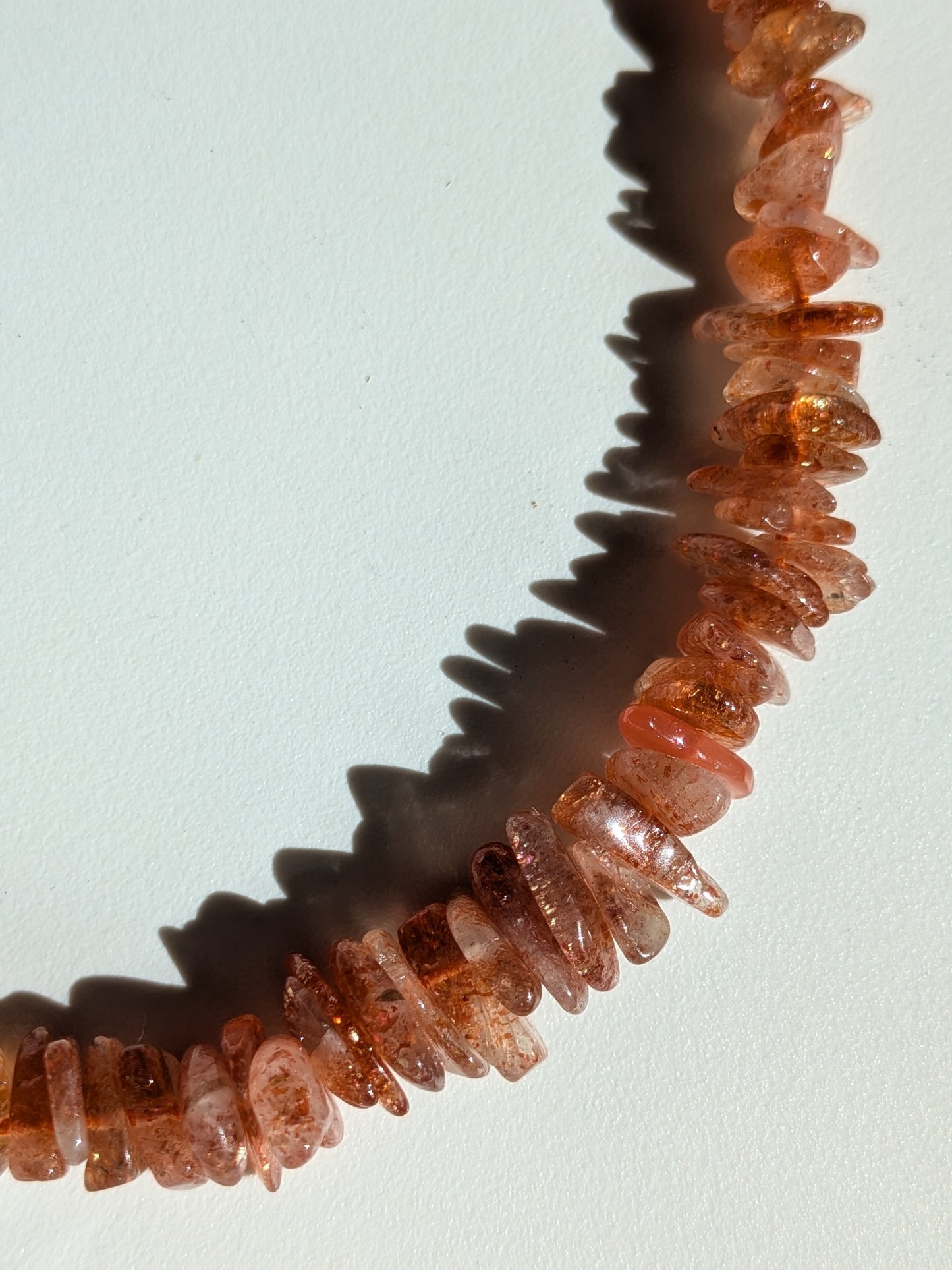 Collier en pierre de soleil