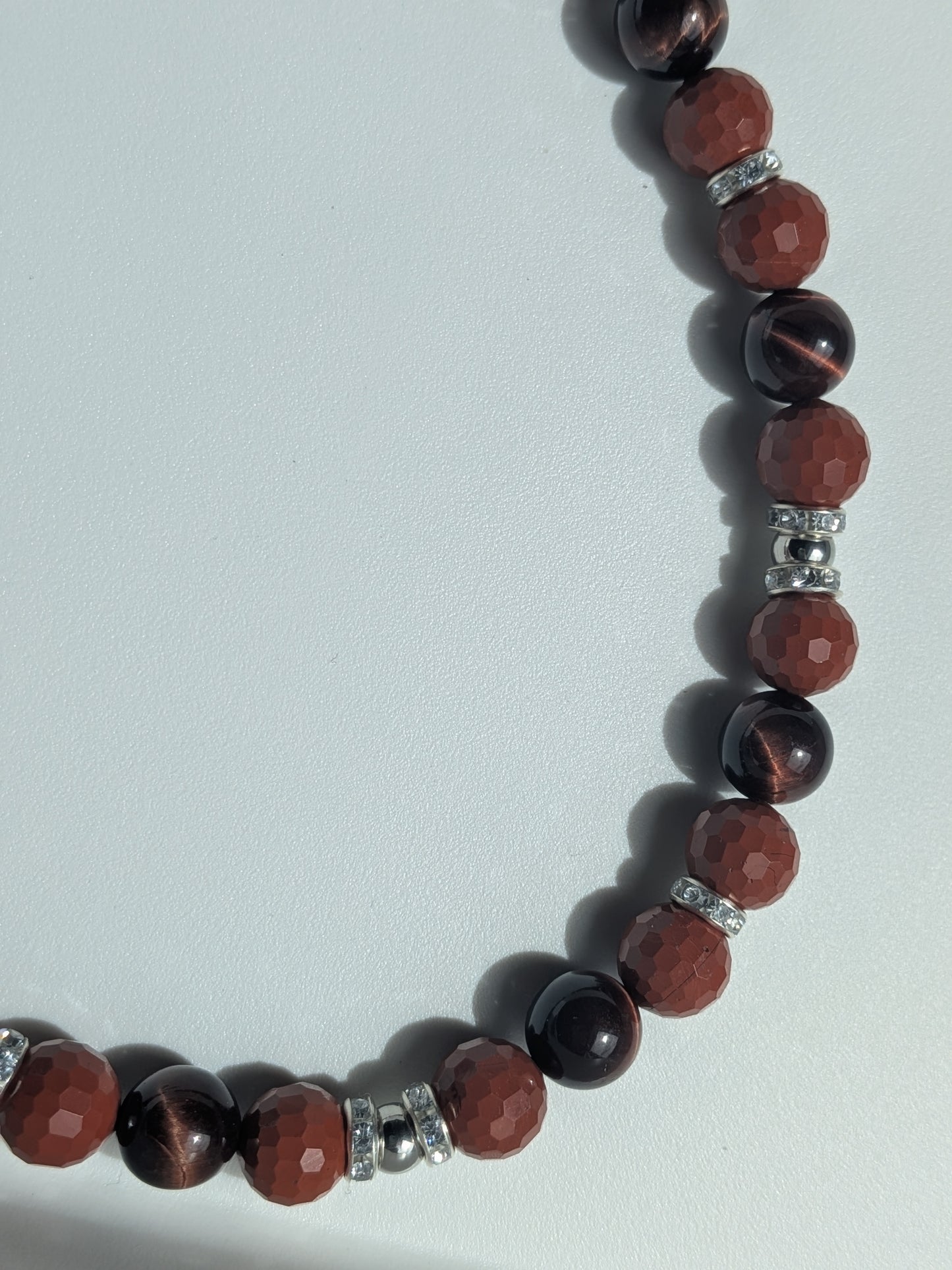 Collier jaspe rouge et oeil de taureau