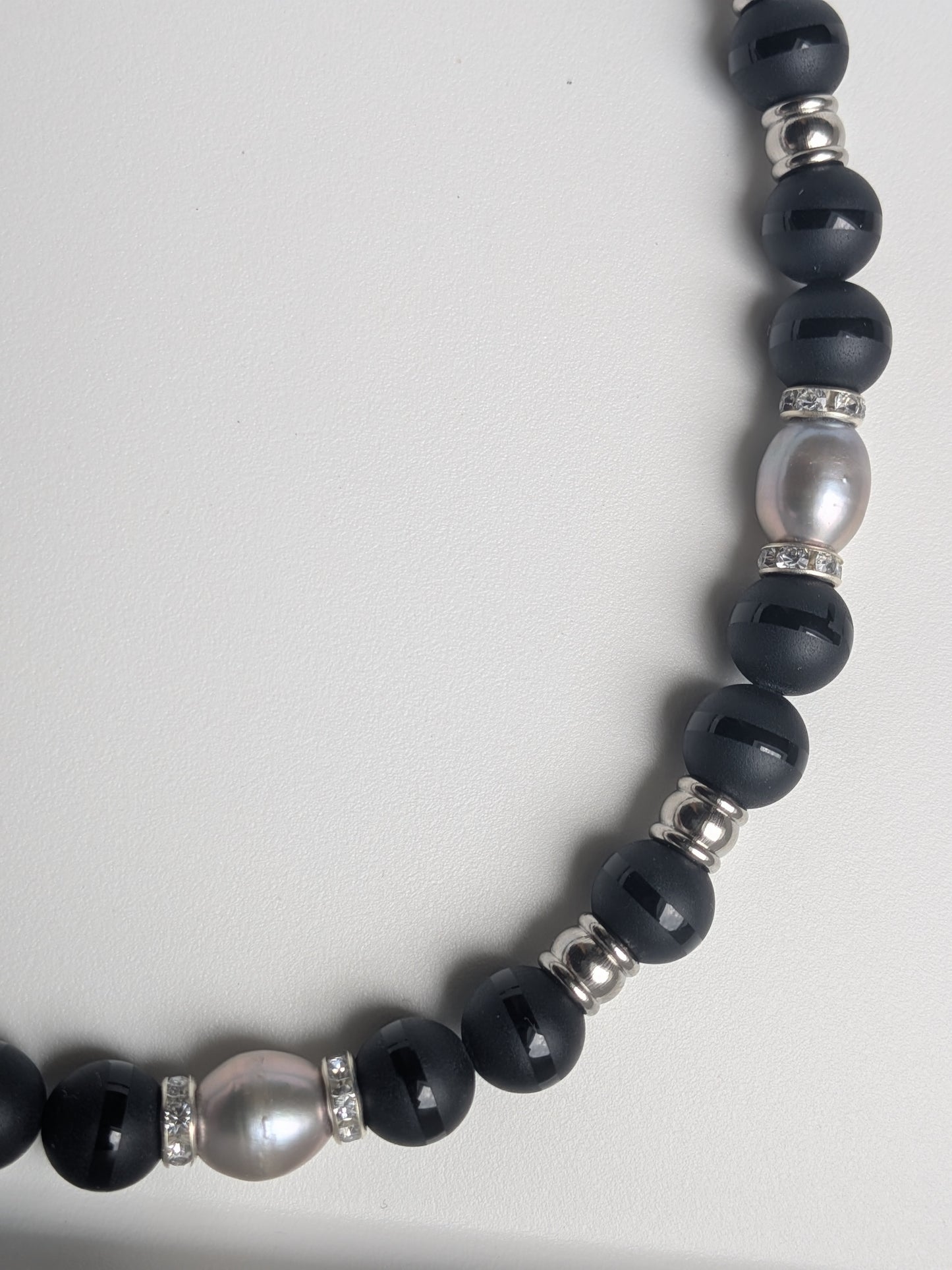 Collier en onyx et perles de culture