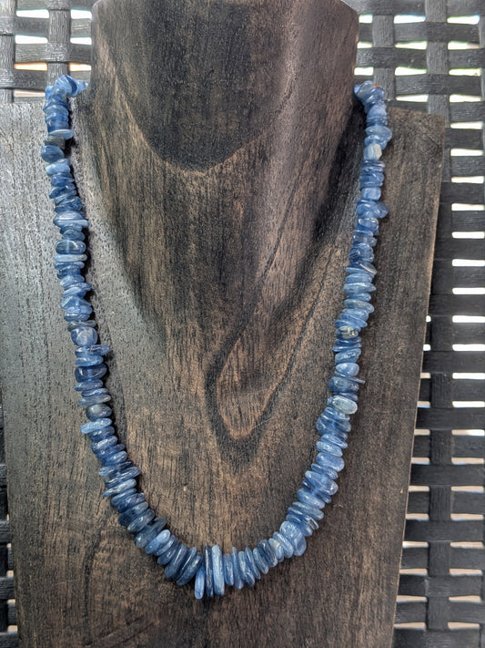 Collier en cyanite