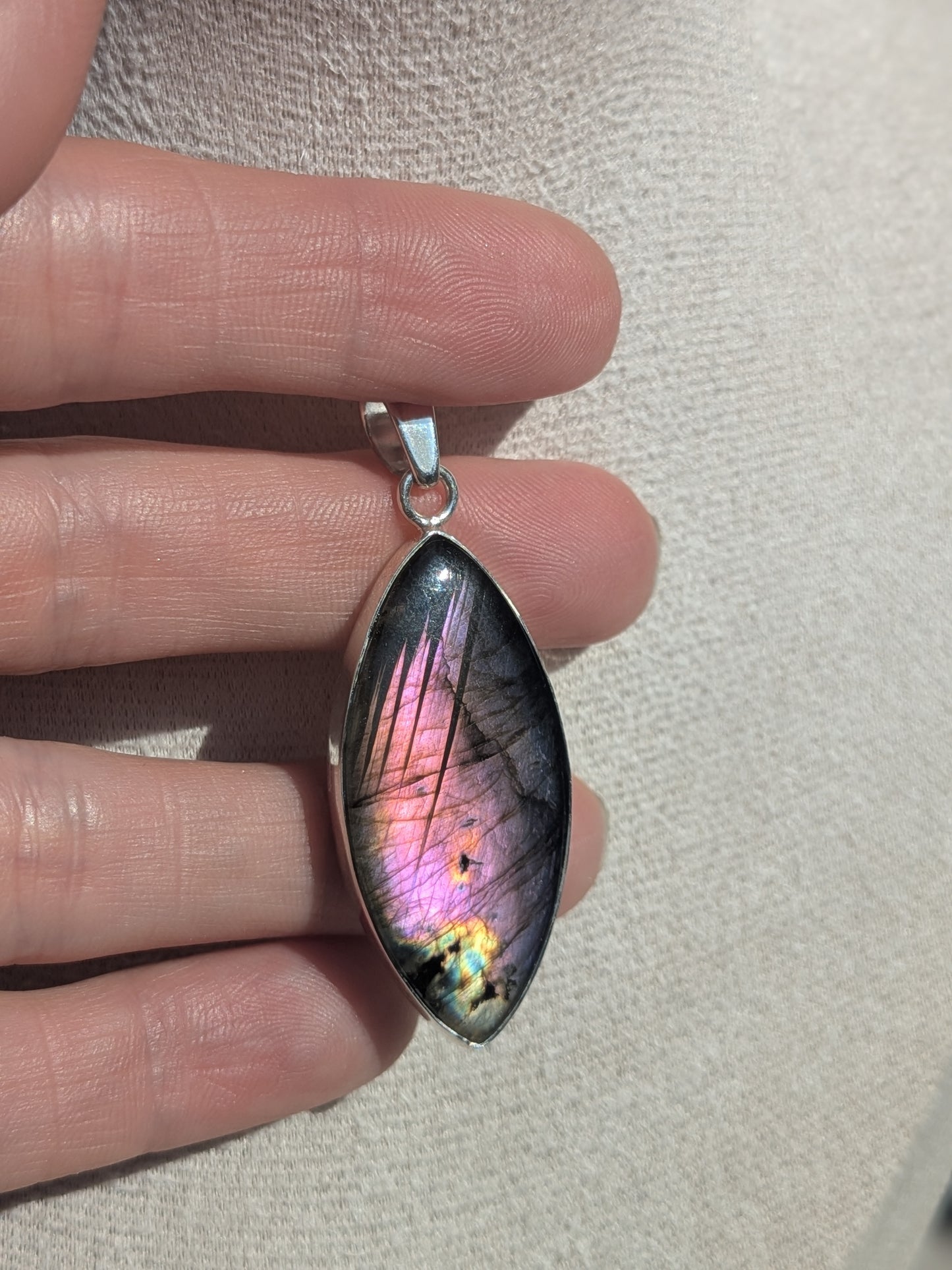 Pendentif marquise labradorite multicolore